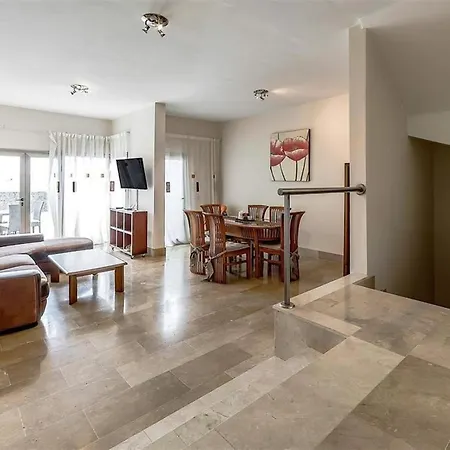 Villa In Amarilla Golf *